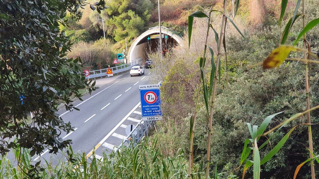 Schianto mortale in A10 tra Albisola e Celle: perde la vita una giovane
