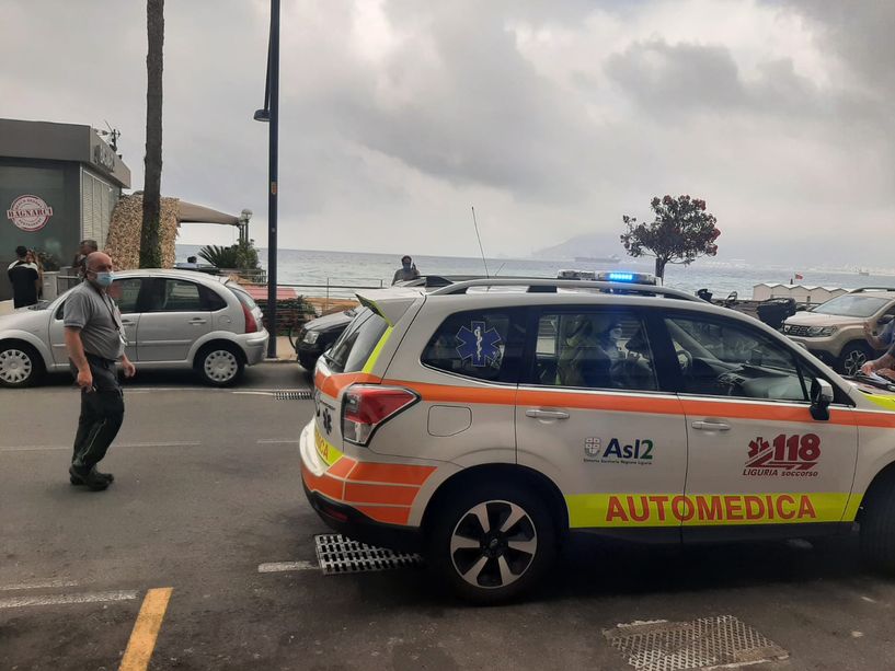 Savona, tragedia alle Fornaci: 45enne rumeno di Moncalieri perde la vita in mare (FOTO) Savona, tragedia alle Fornaci: 45enne rumeno di Moncalieri perde la vita in mare (FOTO)