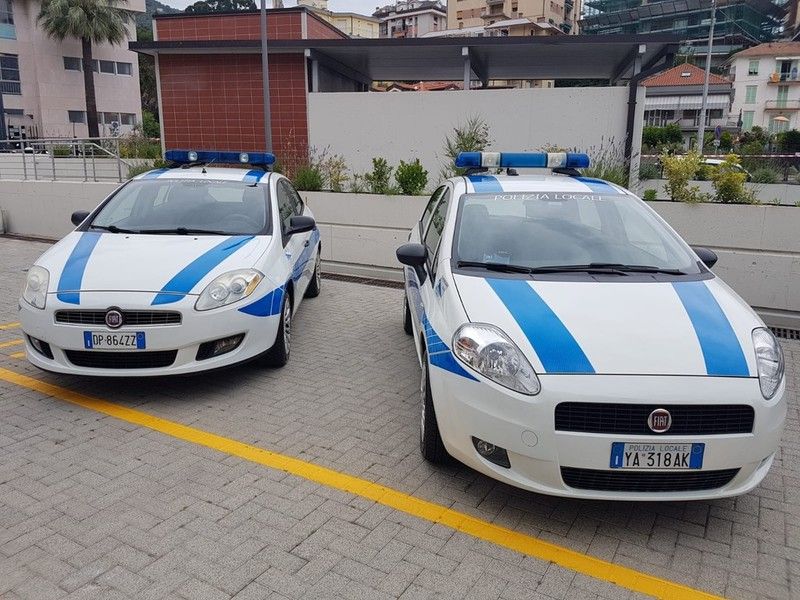 Alassio, famiglia investita mentre attraversava l'Aurelia: la Polizia locale indaga