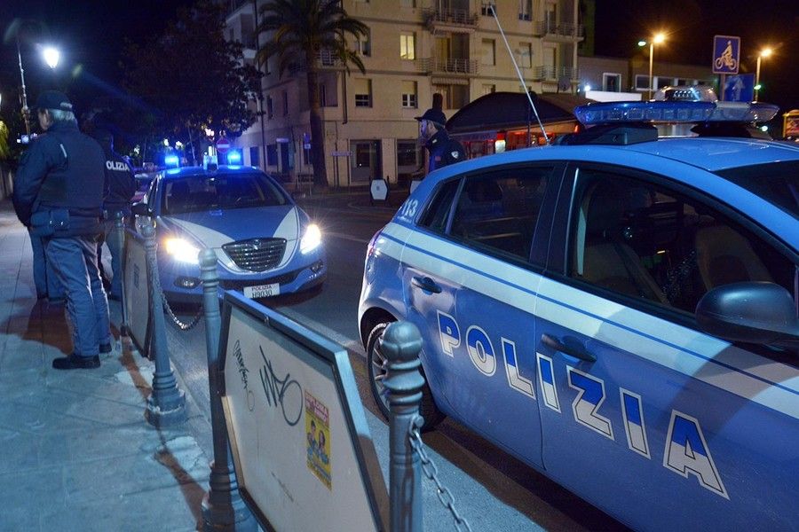 Controllori aggrediti da una viaggiatrice senza biglietto sull'autobus Tpl ad Alassio