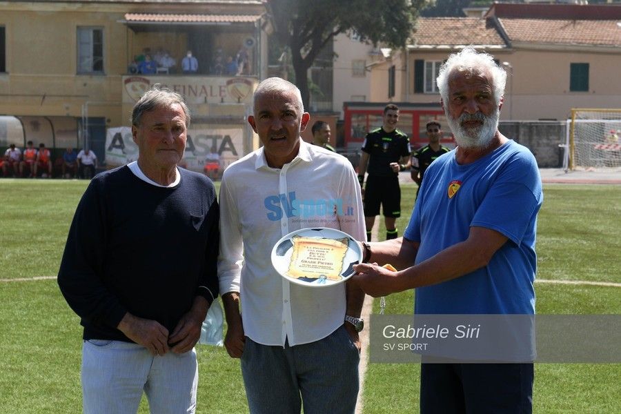 Calciomercato. Pietro Buttu resta a Finale. Il Ds Rolando: "Accordo trovato, ci siamo stretti la mano" Calciomercato. Pietro Buttu resta a Finale. Il Ds Rolando: "Accordo trovato, ci siamo stretti la mano"
