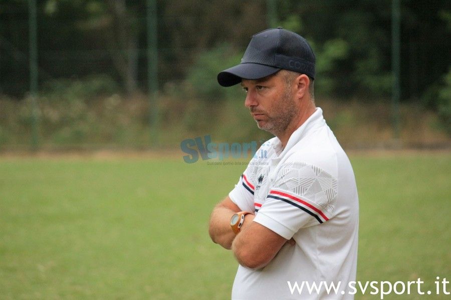 Calcio. Cattardico replica a Marinelli e alla Pro Savona: &quot;Convocato per fare il guardalinee. Grazie alle persone che mi hanno dimostrato solidarietà&quot;