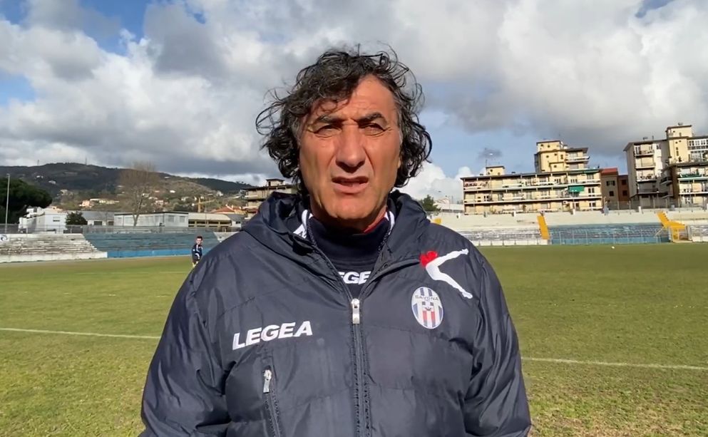 Calcio, Savona. Il video appello di mister De Paola: &quot;Momento difficile, domenica abbiamo bisogno dei tifosi per il derby&quot; (VIDEO)