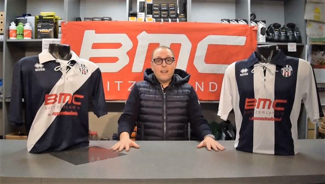 Calcio, Pro Savona. Il vicepresidente Marinelli replica alla lettera del presidente Ivaldi: "Abbiamo buttato nel water decine di migliaia di euro"