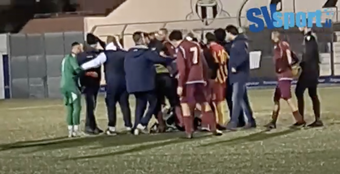 Calcio, Pontelungo. Risposta netta alla San Filippo Neri: "Invece di guardare negli spogliatoi altrui, altri avrebbero bisogno di imparare"