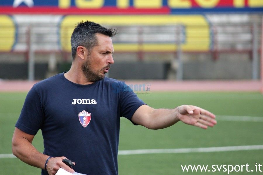 Calcio, Vado. Domani la prima in campionato per mister Solari e i rossoblu: &quot;Arriva il Derthona, ma i Leoni dovremo essere noi&quot;