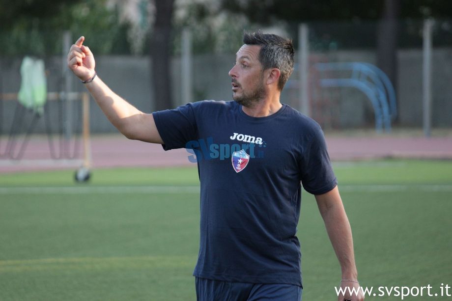 Calcio, Vado. Domani l'esordio ufficiale per i rossoblu. Solari: "Ligorna con una sua fisionomia, per vincere servirà coraggio"