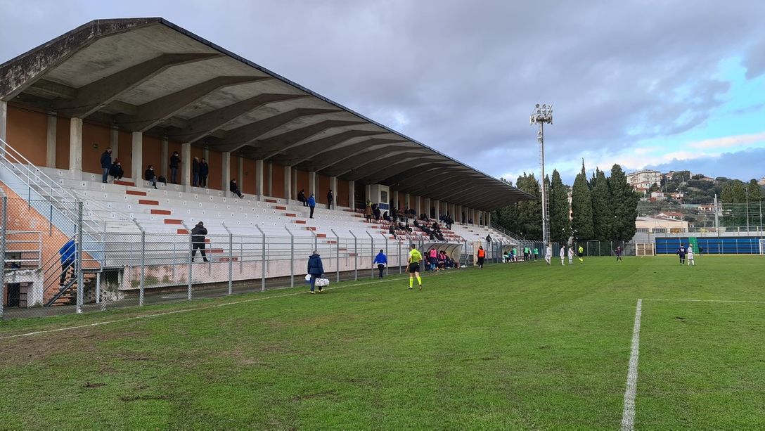 Calcio, Serie D. E' il giorno del derby tra Imperia e Sanremese. In campo altre 10 squadre dopo gli anticipi
