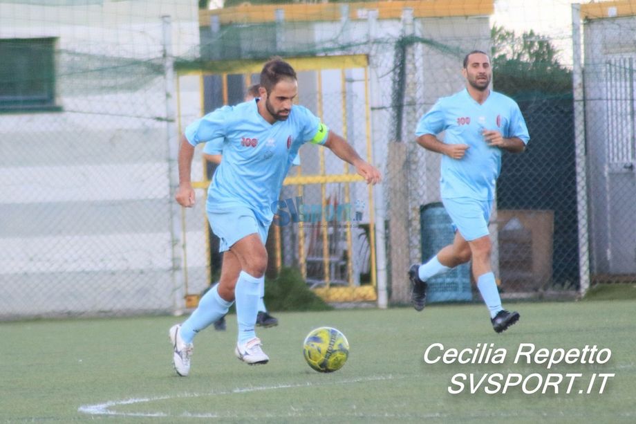 Calcio, Covid 19. C'è il passo indietro anche da parte dei giocatori della Veloce: "Non possiamo permetterci una nuova quarantena" Calcio, Covid 19. C'è il passo indietro anche da parte dei giocatori della Veloce: "Non possiamo permetterci una nuova quarantena"