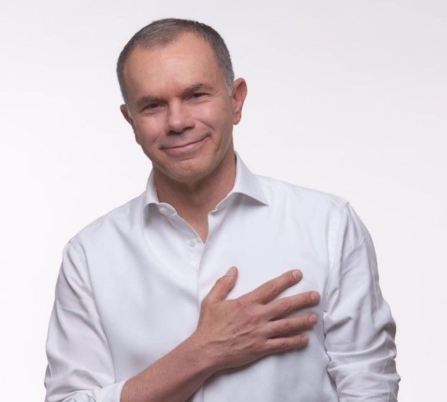 Nuova diretta streaming per il nostro quotidiano online. Alle 18:00 arriva il mental coach Gianluigi Sarzano