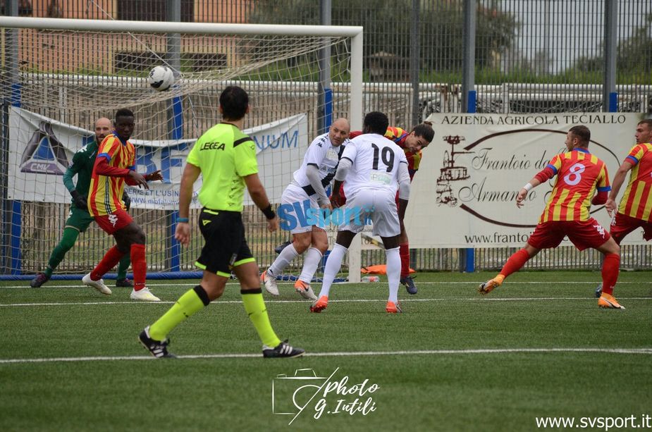 Calcio, Eccellenza: format in arrivo, l'accesso ai playoff sarà ridotto a quattro squadre per girone Calcio, Eccellenza: format in arrivo, l'accesso ai playoff sarà ridotto a quattro squadre per girone