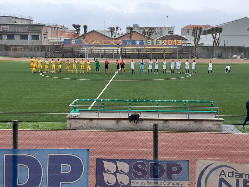 Calcio. Serie D, Alfiero e Brondi inguaiano il Vado: il Fossano sbanca 3-1 il "Chittolina", ai rossoblu non basta una fiammata di Sbarbati Calcio. Serie D, Alfiero e Brondi inguaiano il Vado: il Fossano sbanca 3-1 il "Chittolina", ai rossoblu non basta una fiammata di Sbarbati