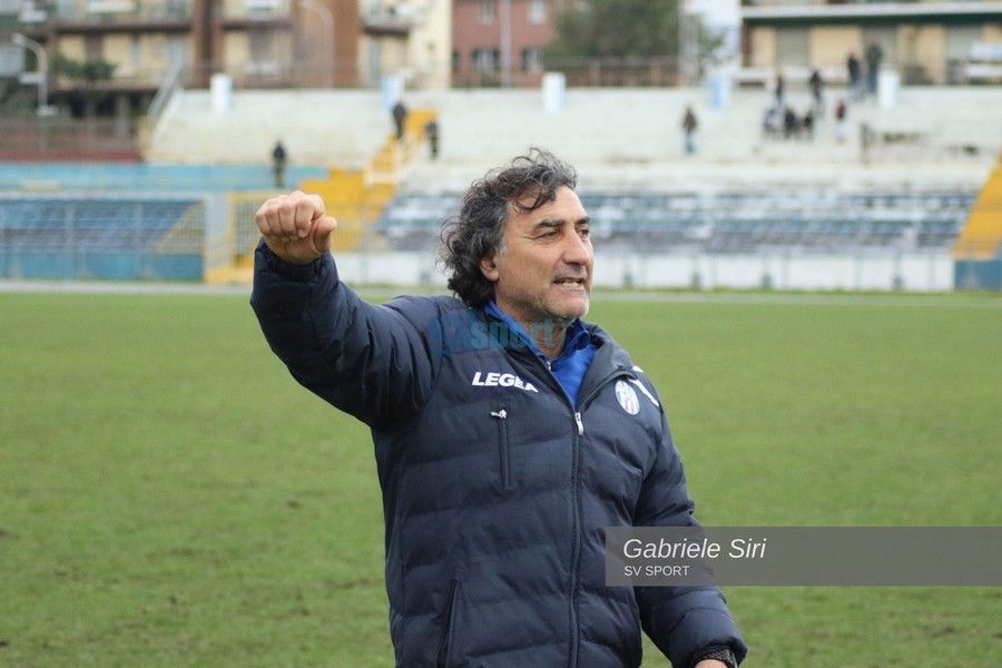 Calcio. Serie D: vigilia di Savona-Lucchese, niente calcoli per mister De Paola: &quot;Giocheremo per i tre punti, mi auguro di vedere uno stadio sempre più pieno&quot; (VIDEO)