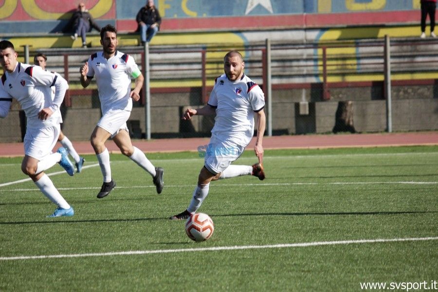 Calcio. Serie D, si infiamma la lotta salvezza: Derthona e Vado non possono più sbagliare, alle 14.30 è sfida delicata tra piemontesi e rossoblu Calcio. Serie D, si infiamma la lotta salvezza: Derthona e Vado non possono più sbagliare, alle 14.30 è sfida delicata tra piemontesi e rossoblu