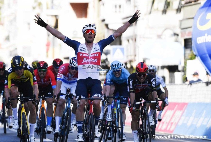 Milano - Sanremo: la diretta LIVE. VINCE JASPER STUYVEN!