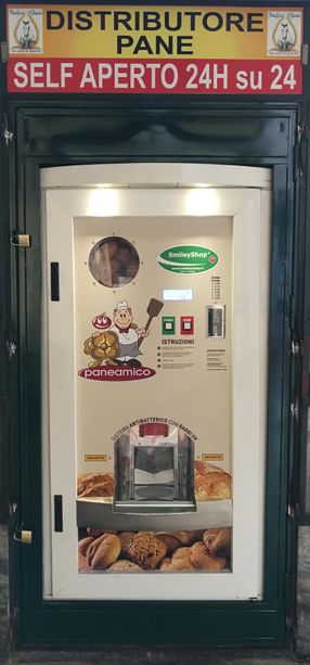 Dopo sigarette e latte, a Pinerolo si può comprare il pane artigianale al distributore automatico Dopo sigarette e latte, a Pinerolo si può comprare il pane artigianale al distributore automatico