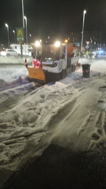 Il maltempo non molla la sua presa: fiumi sotto osservazione nella notte e gli spalaneve portano via la grandine [FOTO]