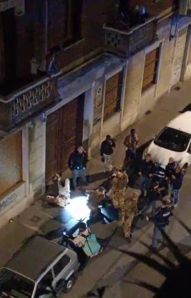 Ambulanti e residenti in protesta per Barriera di Milano: “Ora ridiamo colore al nostro quartiere”