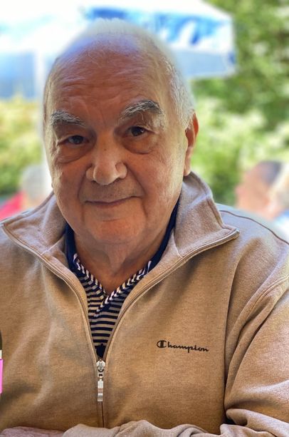 Bibiana saluta per l’ultima volta il suo ‘Santo’, fondatore del ‘Salumificio Valpellice’ Bibiana saluta per l’ultima volta il suo ‘Santo’, fondatore del ‘Salumificio Valpellice’