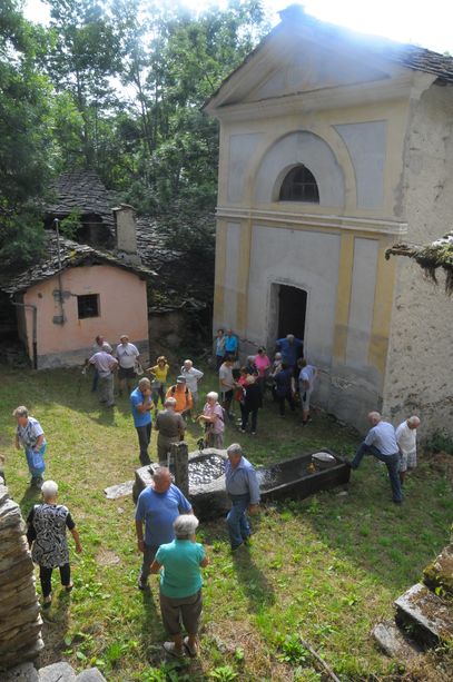 Ladri colpiscono nella chiesetta della Cleò dâ mes a Roure