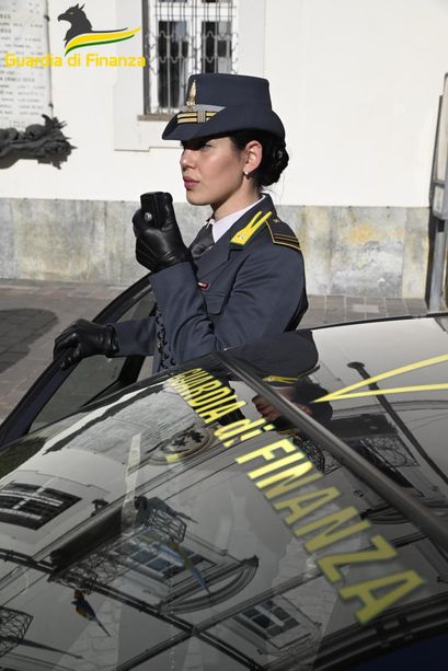 La Guardia di finanza di Asti scopre diversi giocatori minorenni nelle sale scommesse dell'Astigiano La Guardia di finanza di Asti scopre diversi giocatori minorenni nelle sale scommesse dell'Astigiano