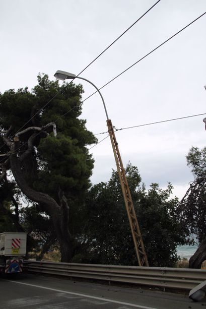 Tralicci della Riviera Trasporti inutilizzati e a rischio cedimento: scatta il piano d'azione del Comune di Sanremo Tralicci della Riviera Trasporti inutilizzati e a rischio cedimento: scatta il piano d'azione del Comune di Sanremo