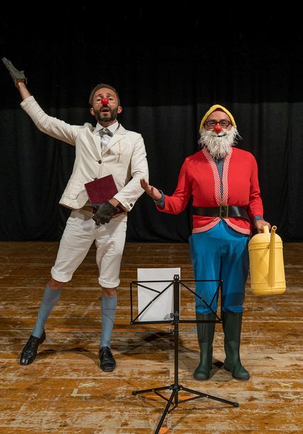 Clownerie alla francese domenica a Perosa Argentina Clownerie alla francese domenica a Perosa Argentina