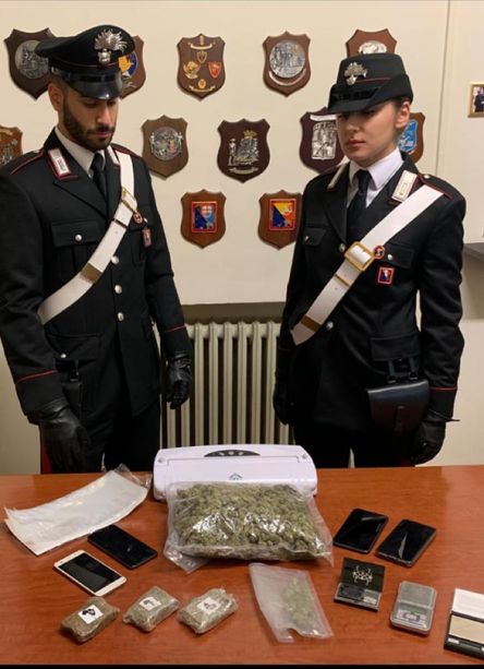 Favria, i carabinieri arrestano la donna pusher che gestiva un &quot;market&quot; aperto 24 ore su 24 [VIDEO]