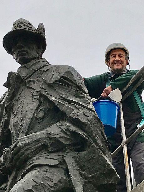 Alpini di Asti in lutto per l'improvvisa scomparsa di Beppe Conti, morto ieri sera in un incidente agricolo Alpini di Asti in lutto per l'improvvisa scomparsa di Beppe Conti, morto ieri sera in un incidente agricolo