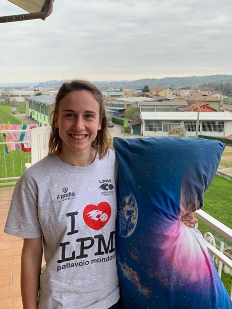 Volley Femminile - Lpm Bam Mondovì: "Scopriamo le Pumine che restano a casa!" Ecco Simona Mandrile Volley Femminile - Lpm Bam Mondovì: "Scopriamo le Pumine che restano a casa!" Ecco Simona Mandrile