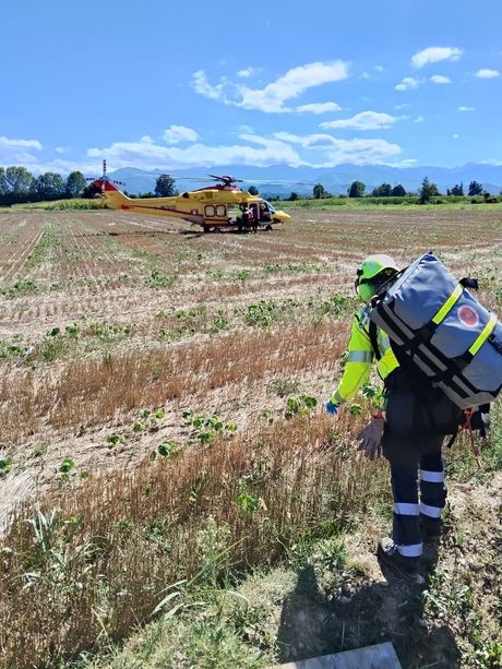 Ustionato nel suo terreno a Rocca de' Baldi mentre bruciava rami e foglie: trasportato al CTO di Torino