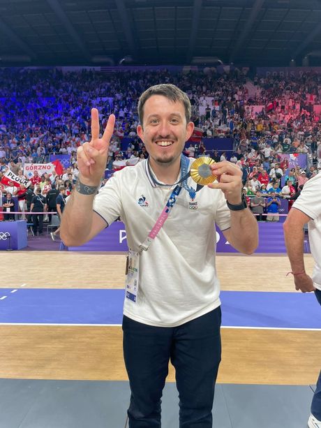 Olimpiadi di Parigi, c'è anche lo scoutman cuneese Paolo Perrone dietro l'oro della nazionale francese di volley maschile Olimpiadi di Parigi, c'è anche lo scoutman cuneese Paolo Perrone dietro l'oro della nazionale francese di volley maschile