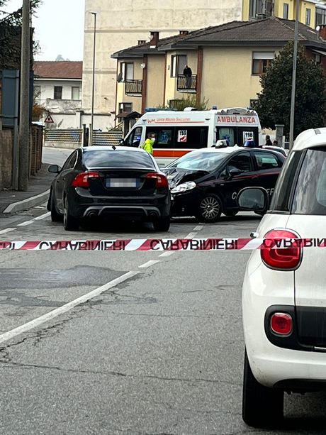 Incidente in centro a Brusasco durante un inseguimento: feriti due carabinieri Incidente in centro a Brusasco durante un inseguimento: feriti due carabinieri