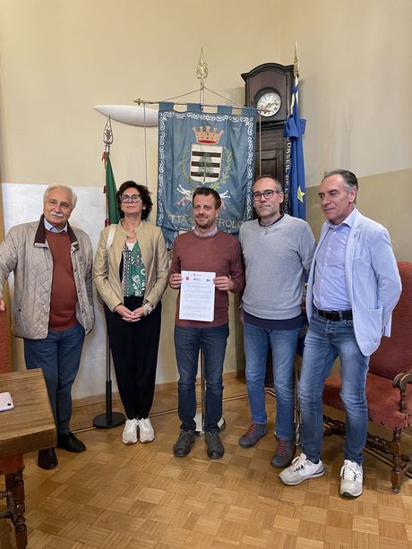 Sindacati e Comune di Pinerolo insieme per tutelare la qualità del lavoro negli appalti pubblici Sindacati e Comune di Pinerolo insieme per tutelare la qualità del lavoro negli appalti pubblici