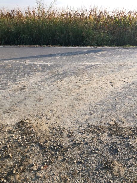 Fango in strada tra Vigone e Buriasco: multati due agricoltori