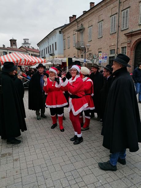Commercianti, creativi e musicisti domenica a Villafranca Piemonte per festeggiare l’Immacolata