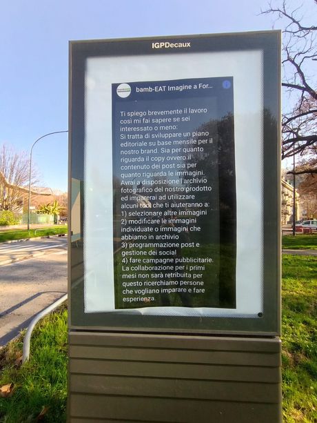 Lavorare senza stipendio o con paghe da fame: il Banksy di Torino mette alla gogna l'occupazione sottopagata Lavorare senza stipendio o con paghe da fame: il Banksy di Torino mette alla gogna l'occupazione sottopagata