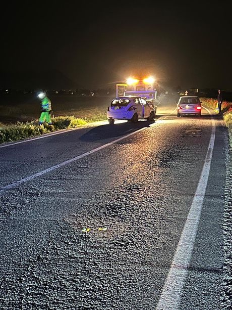 Auto esce fuori strada tra Scalenghe e Airasca
