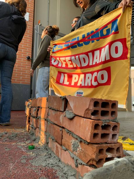 Esselunga, gli oppositori al nuovo punto vendita "murano" l'accesso del supermercato di corso Bramante Esselunga, gli oppositori al nuovo punto vendita "murano" l'accesso del supermercato di corso Bramante