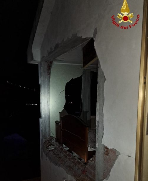 San Biagio della Cima: esplosione di stanotte, trasferito al centro grandi ustionati di Genova il 62enne ferito San Biagio della Cima: esplosione di stanotte, trasferito al centro grandi ustionati di Genova il 62enne ferito