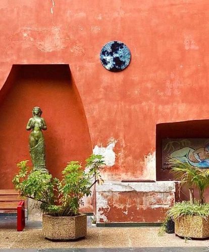 La mostra Plein jour di Jean-Baptiste Bernadet anima sino al 4 dicembre Villefranche sur Mer