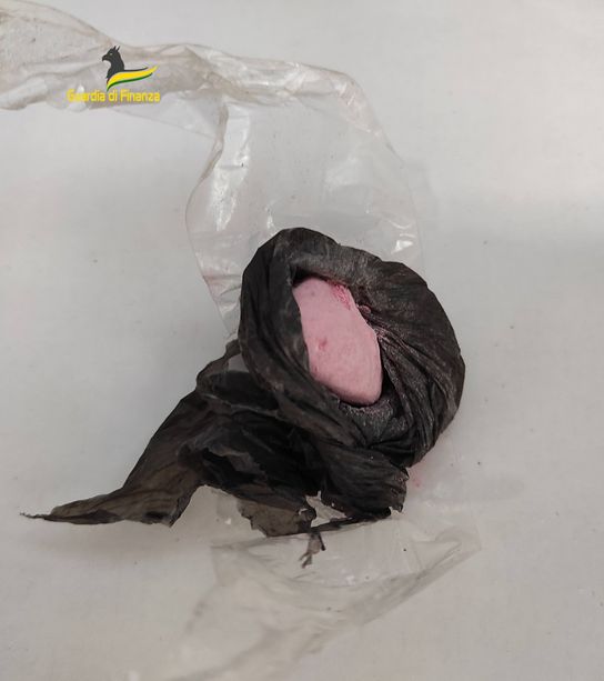 Gasolio di contrabbando, la Guardia di Finanza sequestra 256mila litri di carburante: denunciate due persone