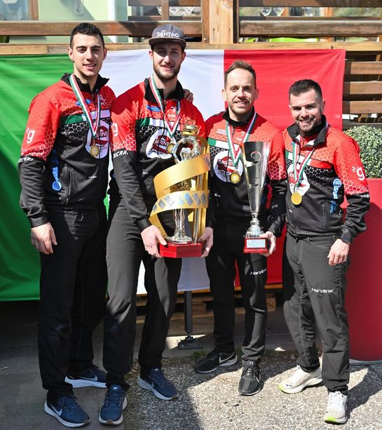 I campioni della nazionale maschile di curling lasciano Pinerolo