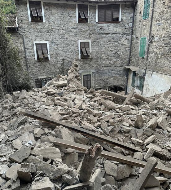 Pigna: rimangono ancora fuori casa gli evacuati di oggi in frazione Buggio, entro sera gas e corrente saranno tornati per tutti Pigna: rimangono ancora fuori casa gli evacuati di oggi in frazione Buggio, entro sera gas e corrente saranno tornati per tutti