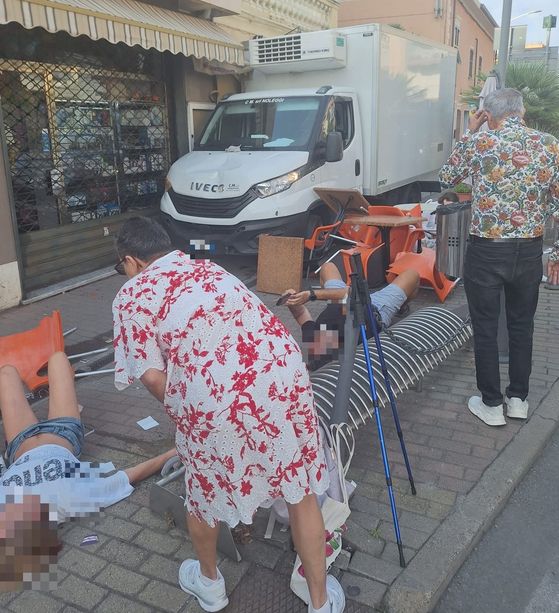 Furgone travolge dehor a Loano, la testimonianza: "Poteva essere una tragedia" Furgone travolge dehor a Loano, la testimonianza: "Poteva essere una tragedia"