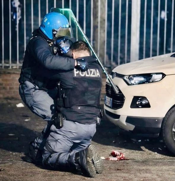 Scontri a Torino corteo Askatasuna, Salvini: "Arrestati già e piede libero, vergogna" Scontri a Torino corteo Askatasuna, Salvini: "Arrestati già e piede libero, vergogna"