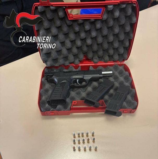 Doveva pagare i muratori, ma non aveva abbastanza soldi: arrestato il nonno rapinatore dei Compro Oro Doveva pagare i muratori, ma non aveva abbastanza soldi: arrestato il nonno rapinatore dei Compro Oro