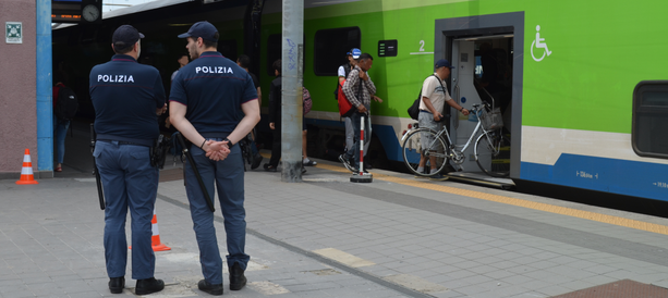 Minaccia di morte il capotreno, arrestato alla stazione di Malnate un 31enne extracomunitario ricercato Minaccia di morte il capotreno, arrestato alla stazione di Malnate un 31enne extracomunitario ricercato