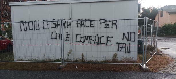 Espropri terreni Tav, si alza la tensione: vandalizzati i camion della ditta Cavit [FOTO]