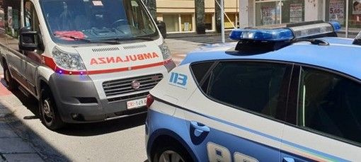 Lite in strada a Varese, uomo di 48 anni finisce all'ospedale Lite in strada a Varese, uomo di 48 anni finisce all'ospedale